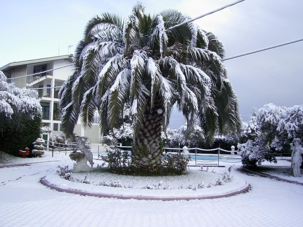 Hotel Parco Degli Ulivi Scerne Exterior foto