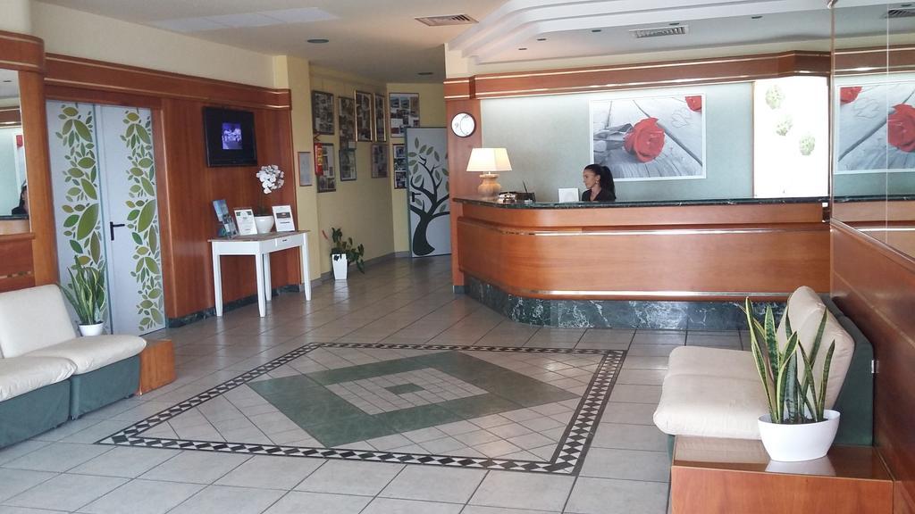 Hotel Parco Degli Ulivi Scerne Exterior foto
