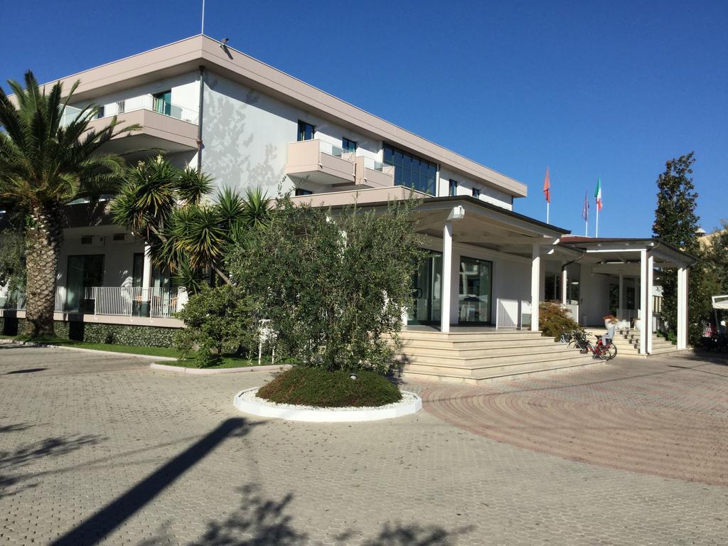 Hotel Parco Degli Ulivi Scerne Exterior foto