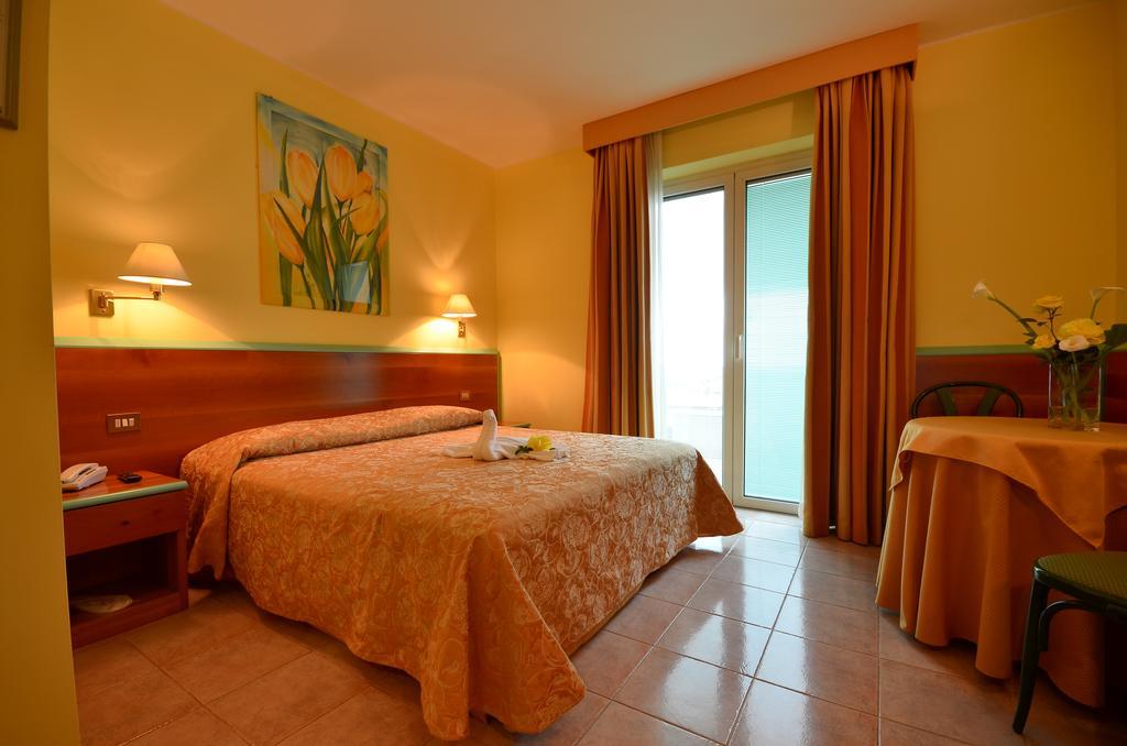 Hotel Parco Degli Ulivi Scerne Exterior foto