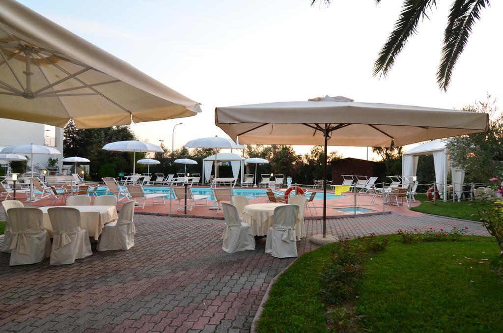 Hotel Parco Degli Ulivi Scerne Exterior foto