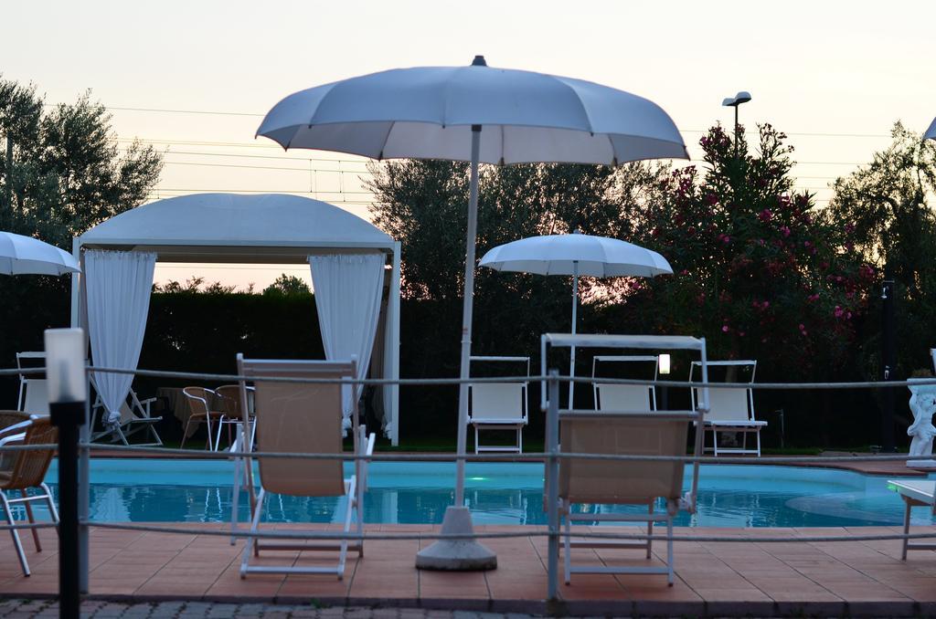 Hotel Parco Degli Ulivi Scerne Exterior foto