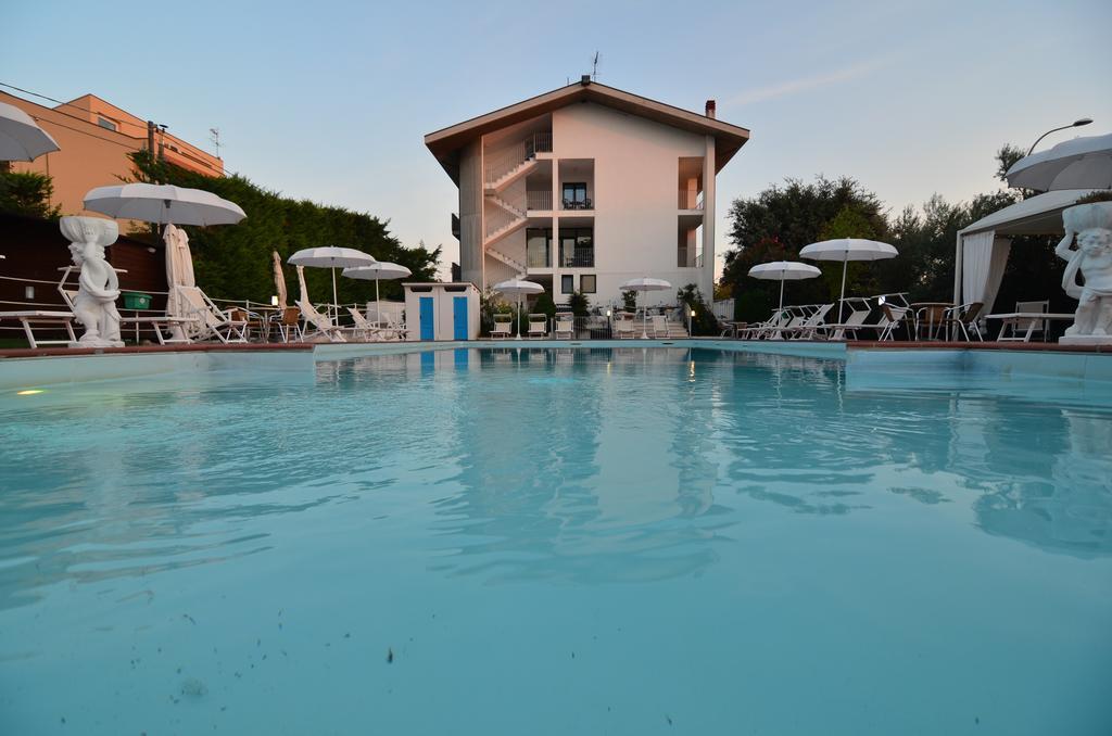 Hotel Parco Degli Ulivi Scerne Exterior foto