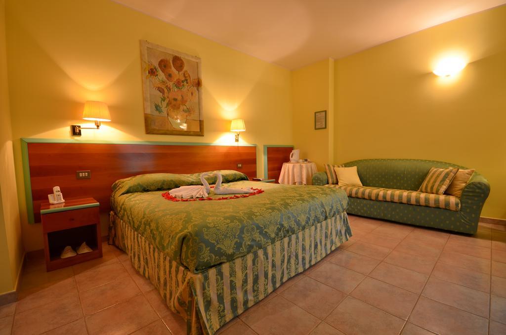 Hotel Parco Degli Ulivi Scerne Exterior foto