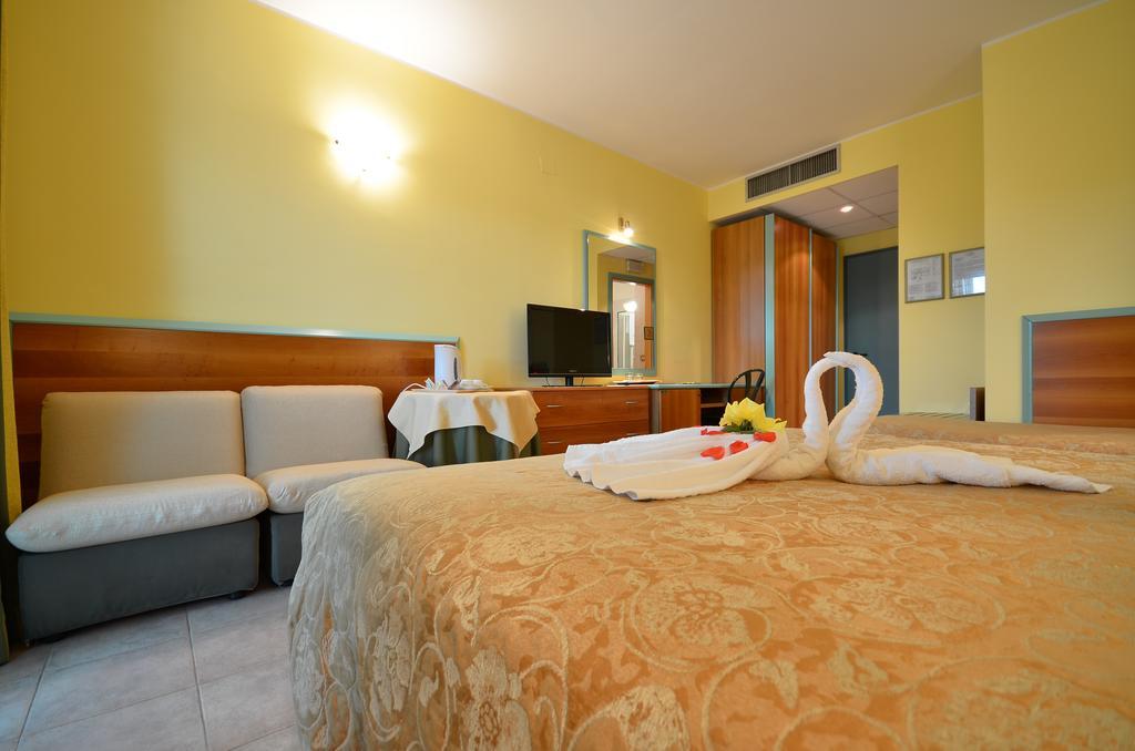 Hotel Parco Degli Ulivi Scerne Exterior foto