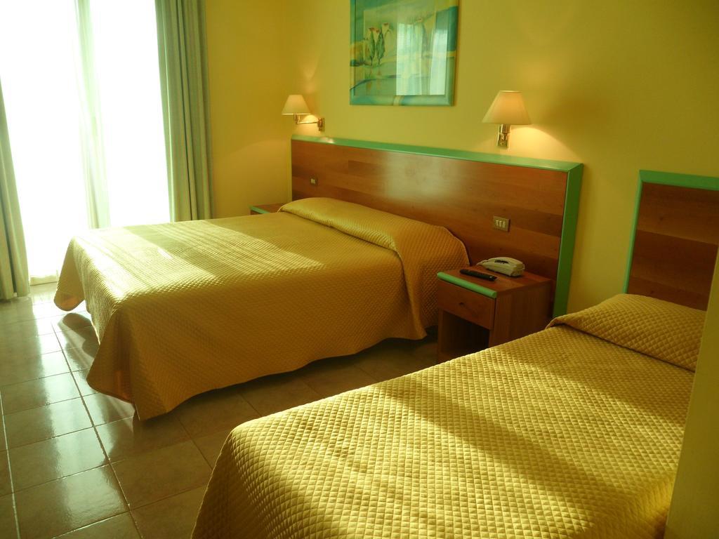 Hotel Parco Degli Ulivi Scerne Exterior foto
