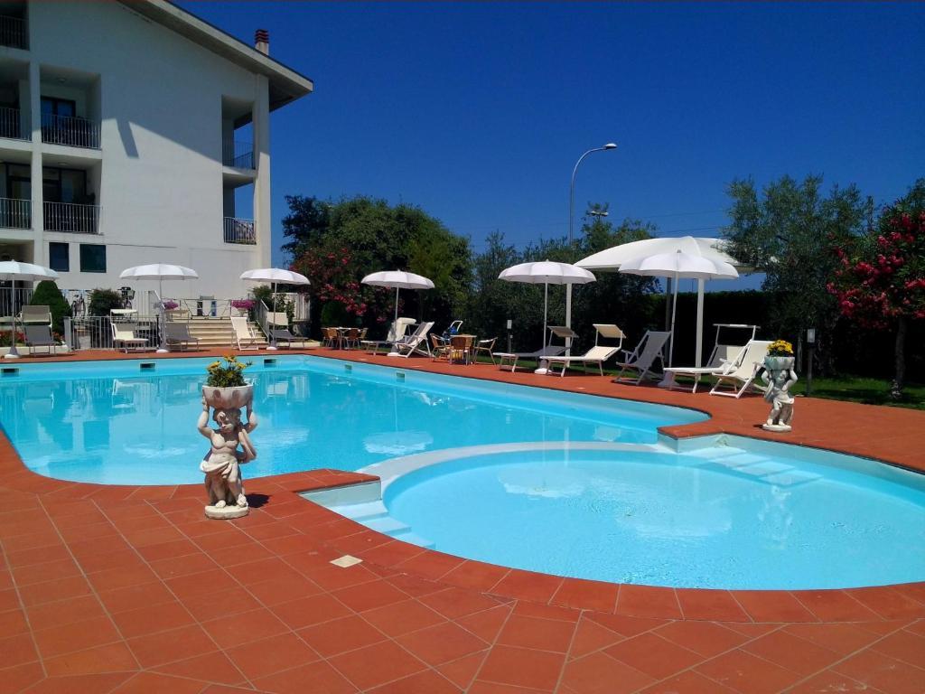 Hotel Parco Degli Ulivi Scerne Exterior foto