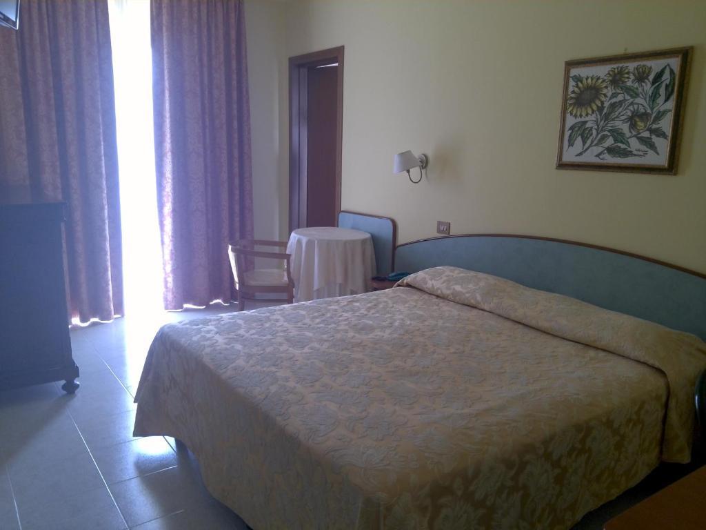 Hotel Parco Degli Ulivi Scerne Exterior foto